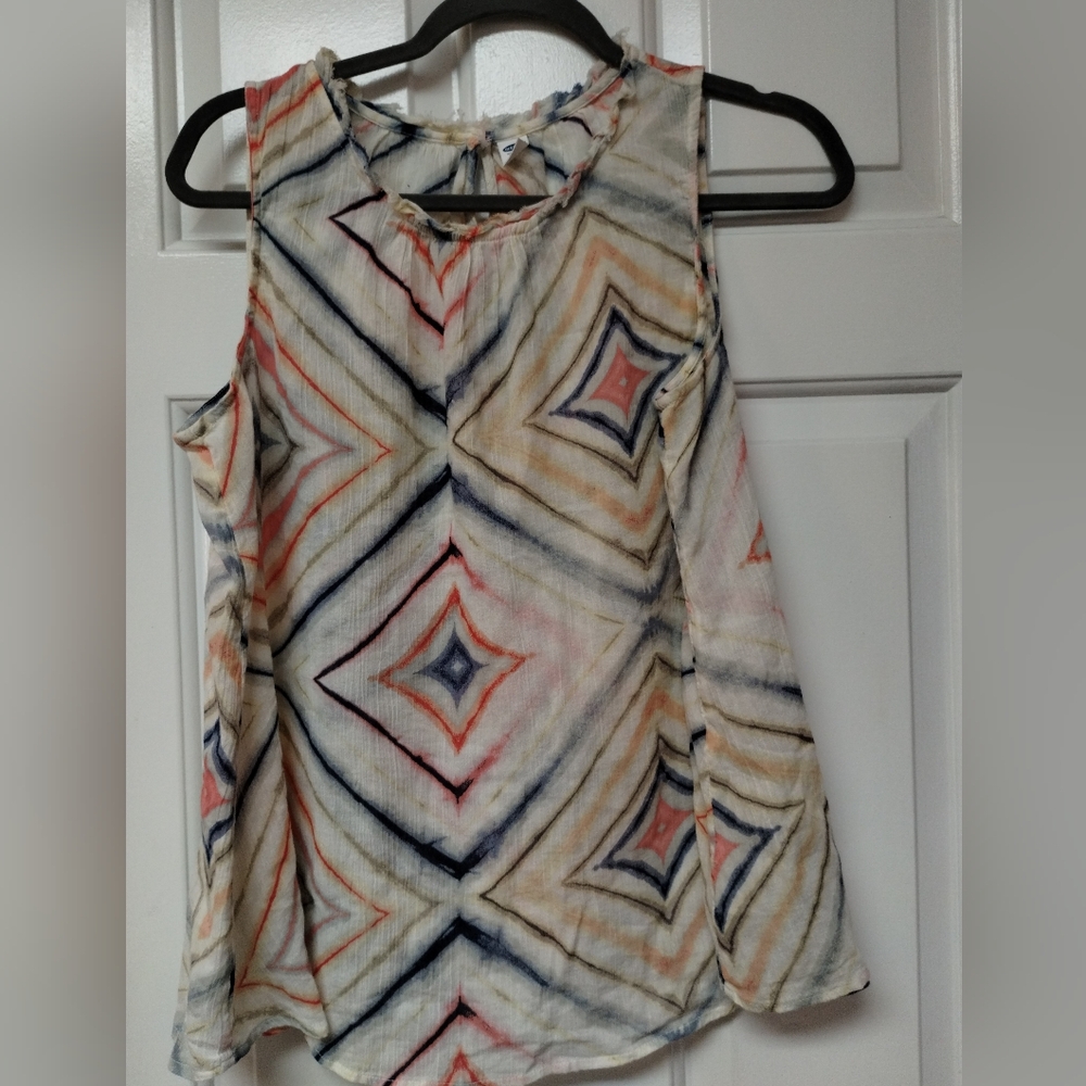Old Navy Cream Tank Top with Coral & Navy Diamond Print.  Sz L